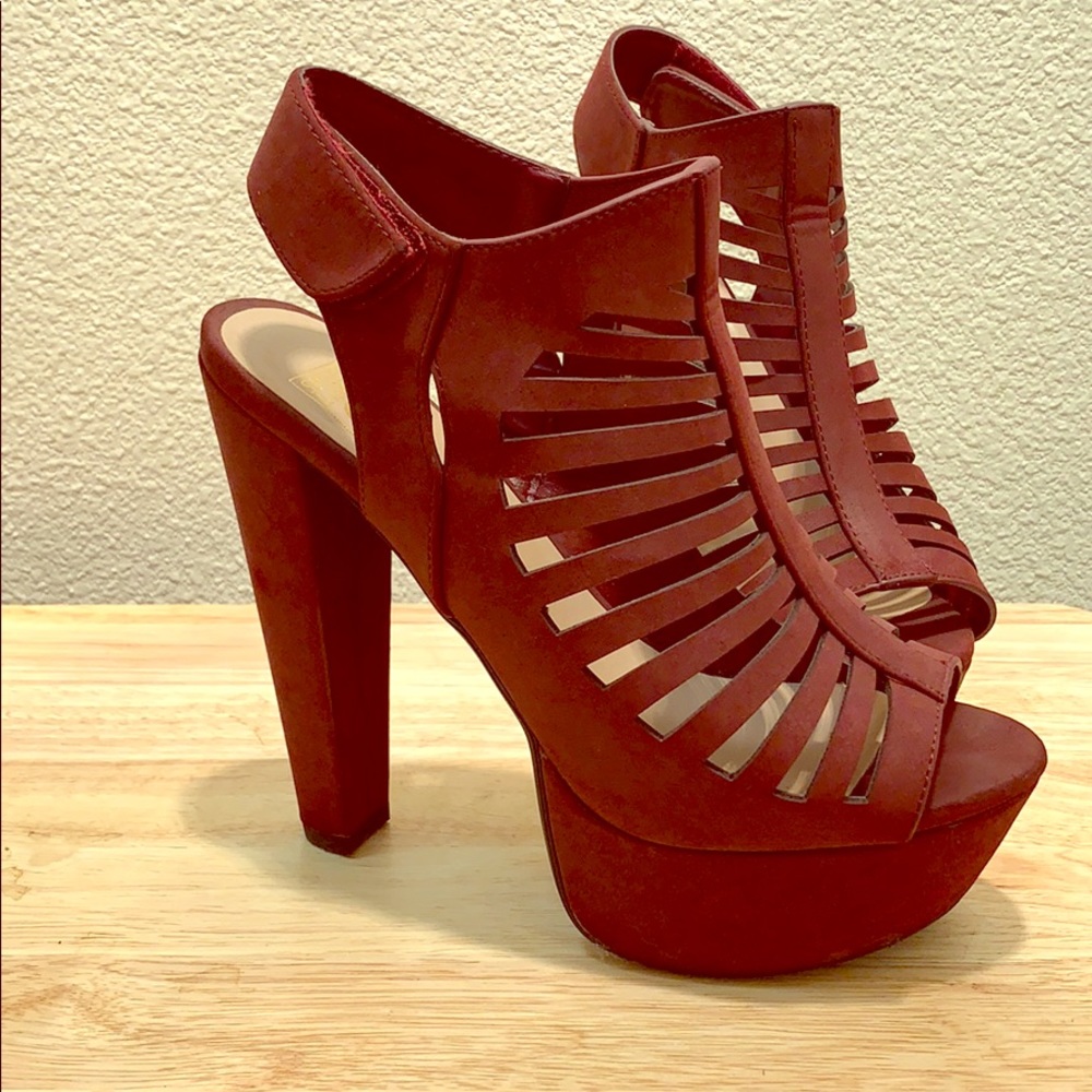 Size 8 Burgundy Heel